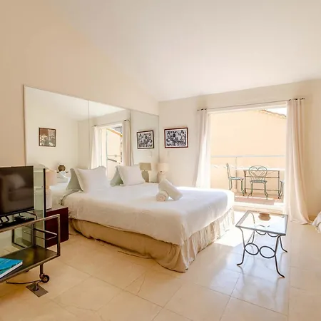 La Petite Sirene L Vue La Ponche L Shellter-rentals Apartment Saint-Tropez