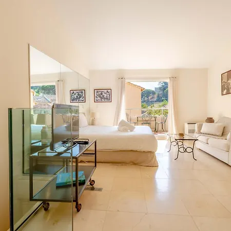 La Petite Sirene L Vue La Ponche L Shellter-rentals Apartment